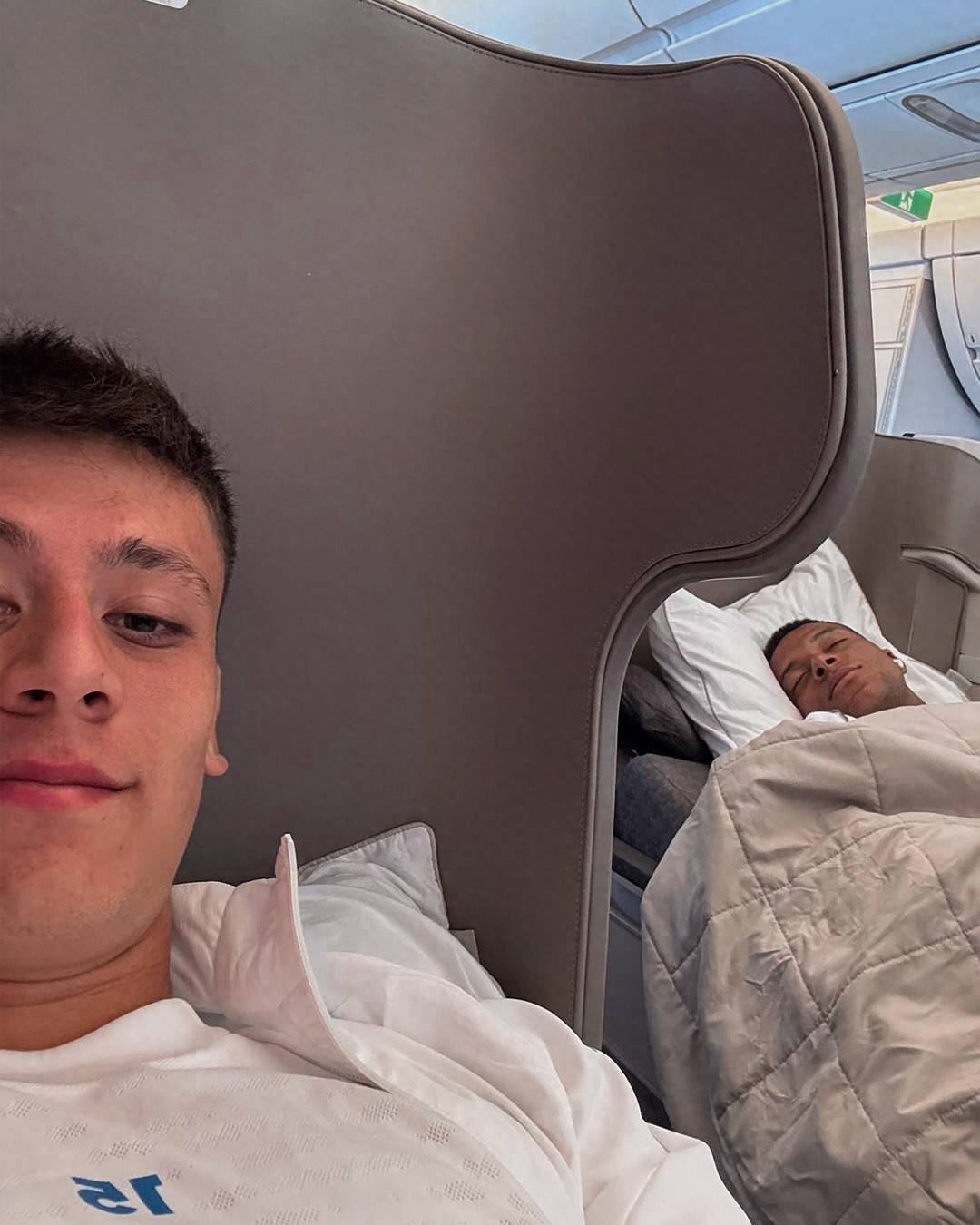 皇马5球大胜的幕后故事，居莱尔晒姆巴佩床照，姆巴佩：哈萨克斯坦之行很不轻松